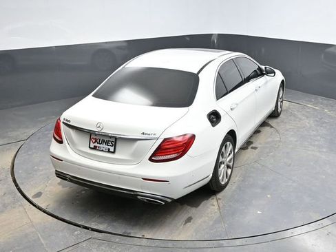 Used 2017 Mercedes-Benz E 300 4MATIC image 42