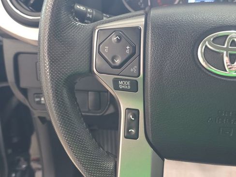 Used 2022 Toyota Tacoma SR5 AWD/4WD image 13