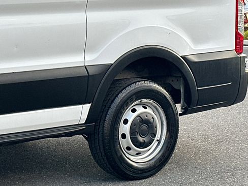 Used 2019 Ford Transit 250 130 Low Roof image 6