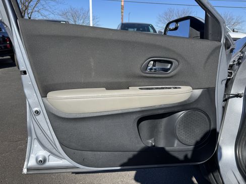 Used 2019 Honda HR-V LX image 23