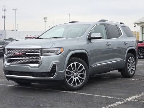 Used 2023 GMC Acadia Denali w/ Denali Ultimate Package image 2