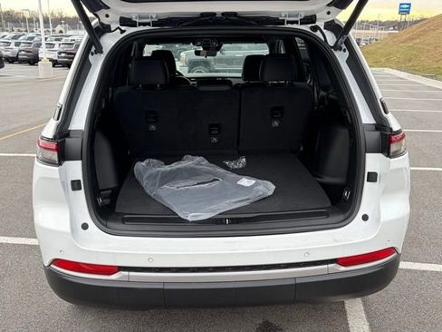 New 2026 Jeep Grand Cherokee Limited image 7