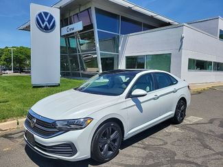 Certified 2024 Volkswagen Jetta SE w/ Panoramic Sunroof Package FWD video 1