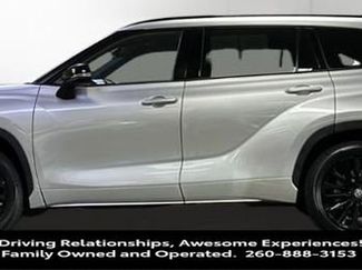 Used 2024 Toyota Highlander XSE video 1