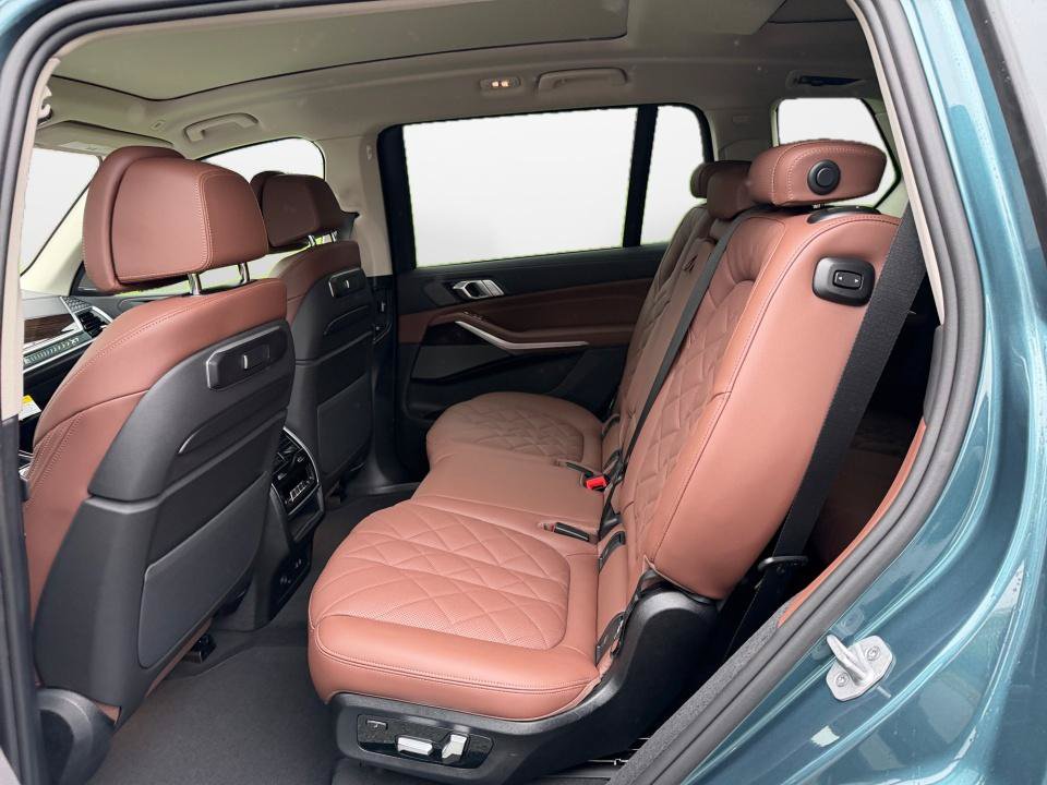 New 2027 BMW X7 xDrive40i AWD/4WD image 13