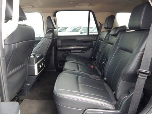 Used 2024 Ford Expedition XLT image 13