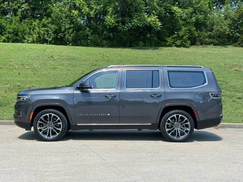 Used 2022 Jeep Grand Wagoneer Series III w/ Rear Seat Video Group 1 AWD/4WD image 7