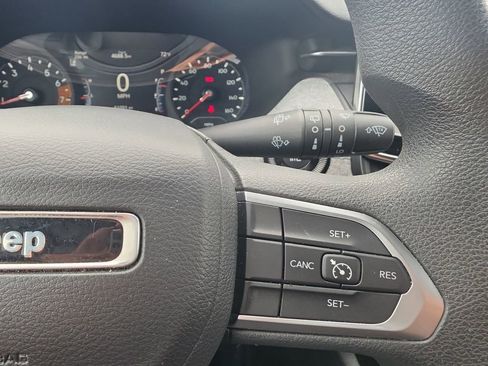 Used 2023 Jeep Compass Sport image 20