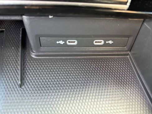Used 2025 Volkswagen Atlas Cross Sport SE FWD image 38