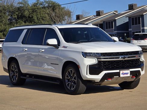 Used 2021 Chevrolet Suburban Z71 w/ Z71 Off-Road Package image 3