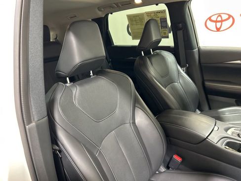 Used 2025 INFINITI QX60 Luxe w/ Cargo Package AWD/4WD image 14