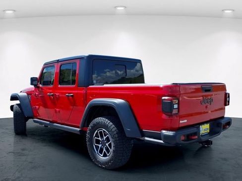 Used 2024 Jeep Gladiator Rubicon AWD/4WD image 13