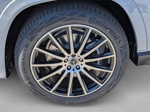 New 2026 Mercedes-Benz GLS 580 4MATIC image 9