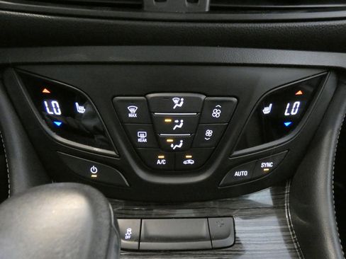 Used 2018 Buick Envision Premium AWD/4WD image 14