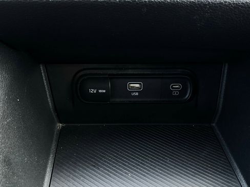 Used 2025 Kia Sportage LX image 24