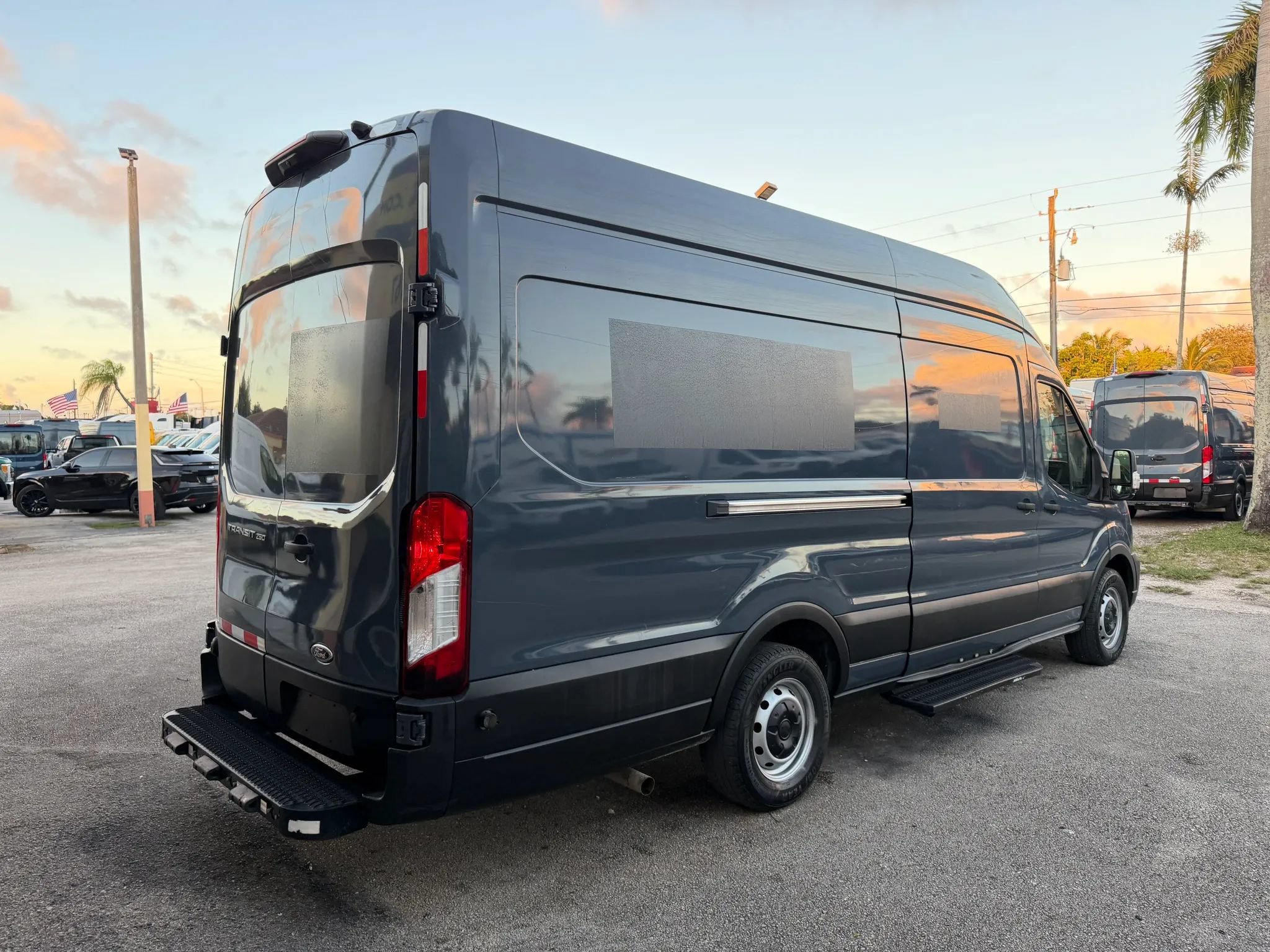 Used 2020 Ford Transit 250 148 High Roof Extended RWD image 8