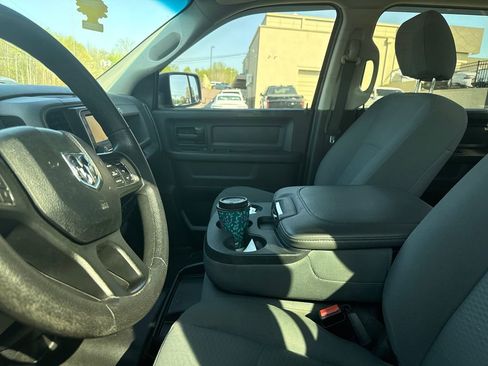 Used 2017 RAM 1500 Express AWD/4WD image 7