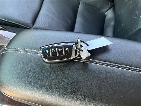 Used 2015 Cadillac XTS Luxury image 10