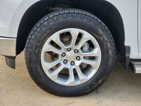 Used 2023 Chevrolet Silverado 1500 LTZ AWD/4WD image 19