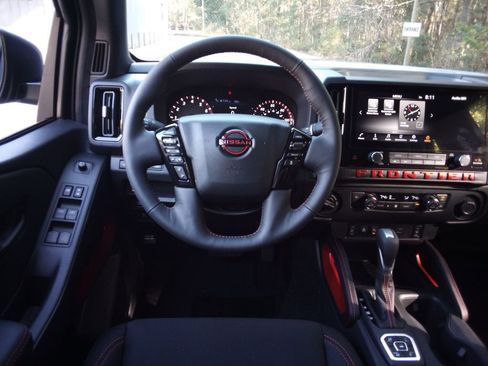 New 2026 Nissan Frontier PRO-4X w/ Tow Package AWD/4WD image 14