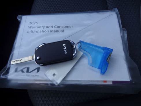 Used 2025 Kia Soul LX w/ LX Technology Package FWD image 27