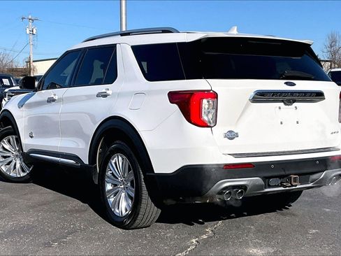 Used 2022 Ford Explorer King Ranch w/ Premium Technology Package image 12