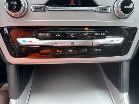 Used 2023 Ford Explorer XLT w/ Equipment Group 202A AWD/4WD image 34