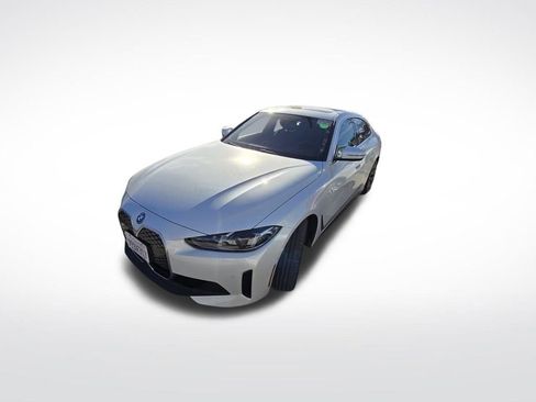 Used 2025 BMW i4 eDrive40 image 5