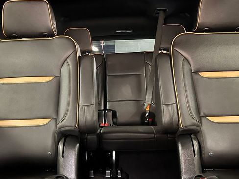 Used 2024 GMC Yukon XL AT4 w/ AT4 Premium Plus Package AWD/4WD image 20