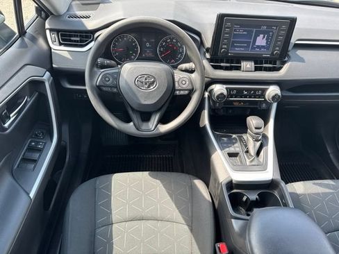 Used 2021 Toyota RAV4 XLE AWD/4WD image 5