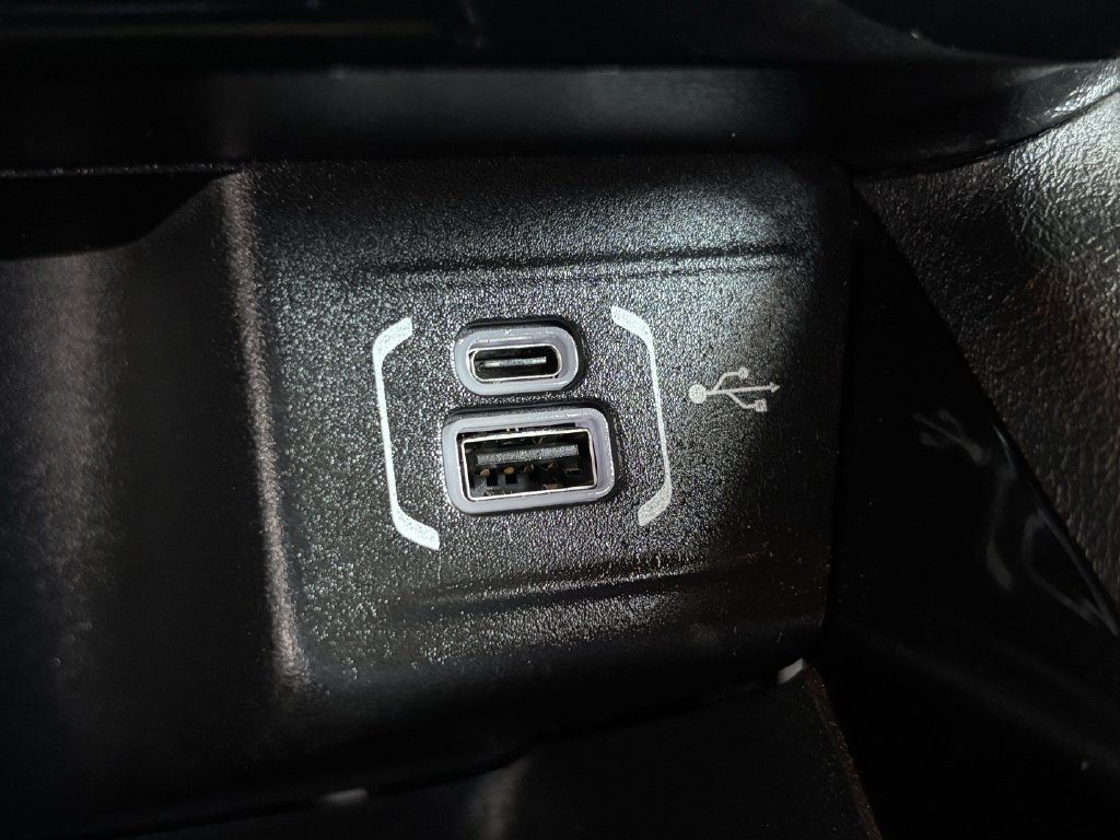 Used 2023 Jeep Compass Limited w/ Elite Group AWD/4WD image 19