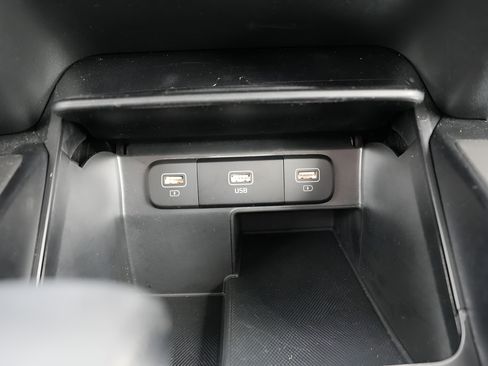 Used 2023 Kia Sorento LX AWD/4WD image 33