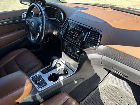 Used 2021 Jeep Grand Cherokee Summit w/ Platinum Series Group image 20