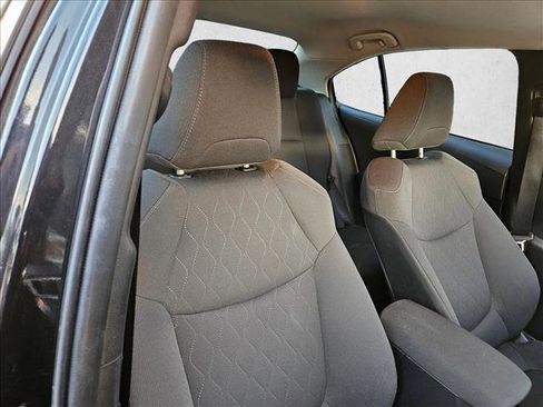 Used 2022 Toyota Corolla LE image 18