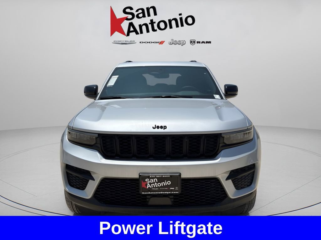 New 2025 Jeep Grand Cherokee Altitude RWD image 4