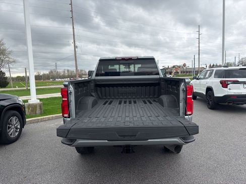 Used 2024 Chevrolet Silverado 2500 High Country w/ High Country Premium Package AWD/4WD image 9