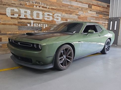 Used 2020 Dodge Challenger R/T w/ Plus Package RWD image 2