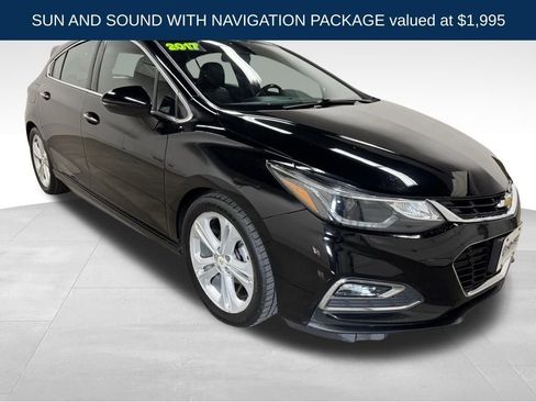 Used 2017 Chevrolet Cruze Premier image 3