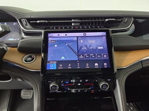 Used 2023 Jeep Grand Cherokee L Summit AWD/4WD image 21