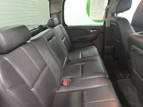 Used 2011 GMC Sierra 1500 SLT w/ Chrome Essentials Package AWD/4WD image 17