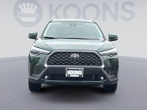 Used 2022 Toyota Corolla Cross XLE w/ Convenience Package image 11