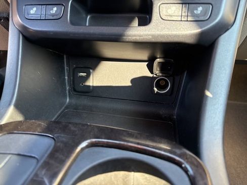 Used 2015 GMC Canyon SLT image 30