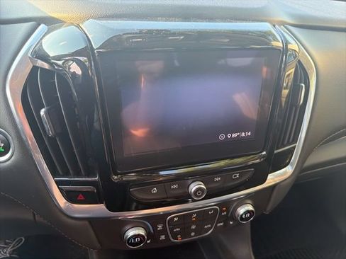Used 2020 Chevrolet Traverse LT FWD image 7
