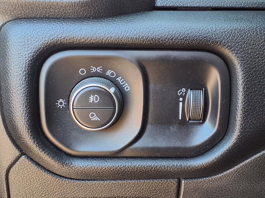 Used 2022 RAM 1500 Lone Star RWD image 9
