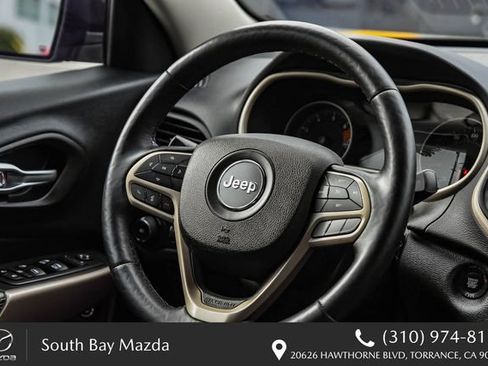 Used 2017 Jeep Cherokee Limited FWD image 15