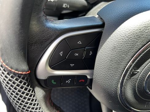 Used 2018 Jeep Renegade Trailhawk AWD/4WD image 26
