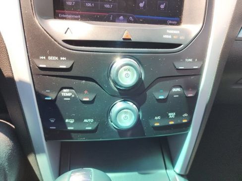 Used 2013 Ford Explorer XLT FWD image 46