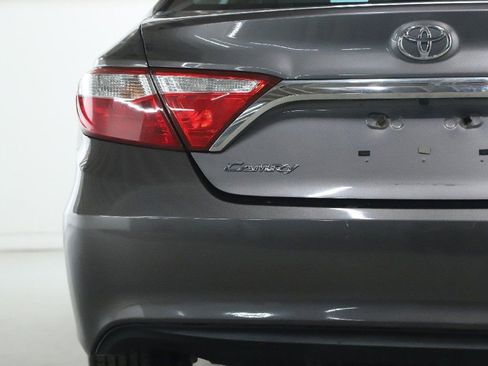Used 2016 Toyota Camry LE image 40