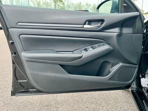 Used 2024 Nissan Altima 2.5 SV image 36