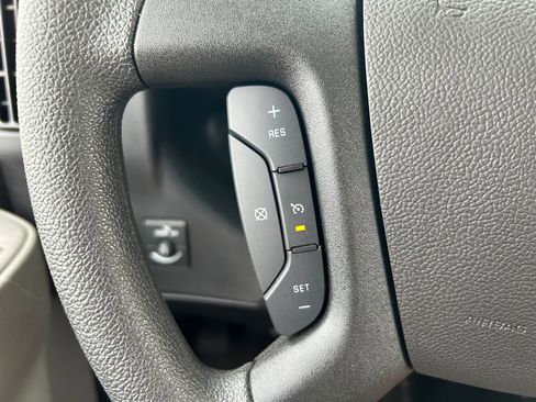 Used 2024 GMC Savana 3500 w/ Power Convenience Package image 16